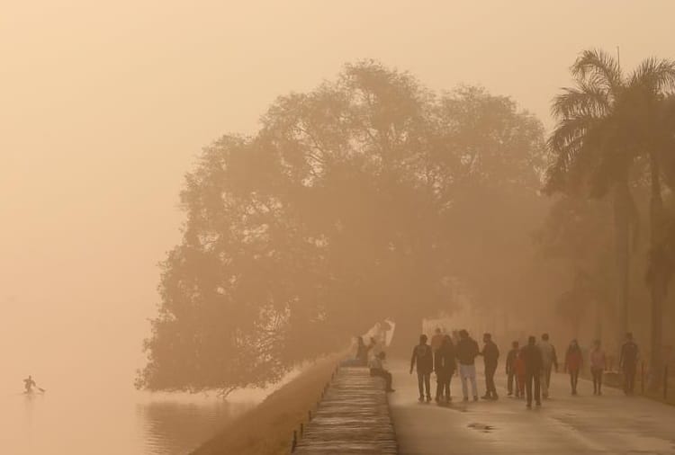 Fog in chandigarh after rain, temperature dips