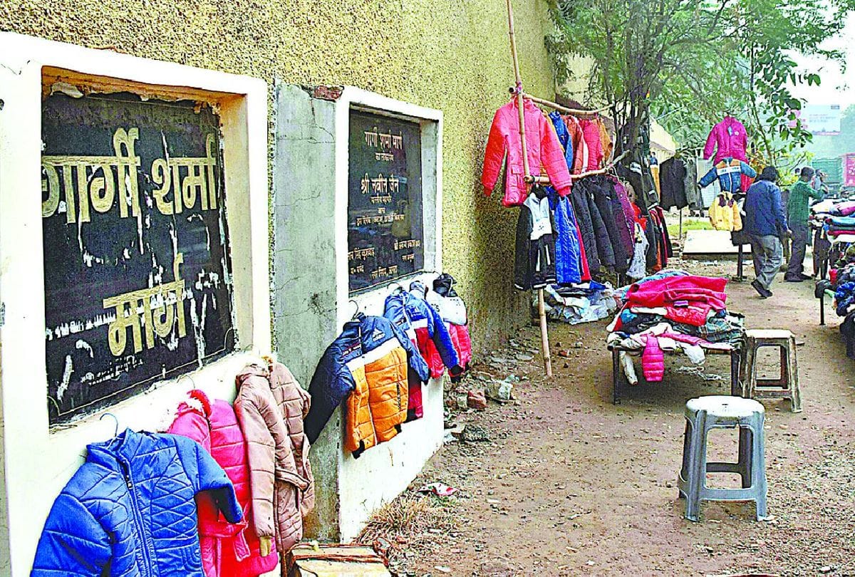 only sixty roads of agra are named