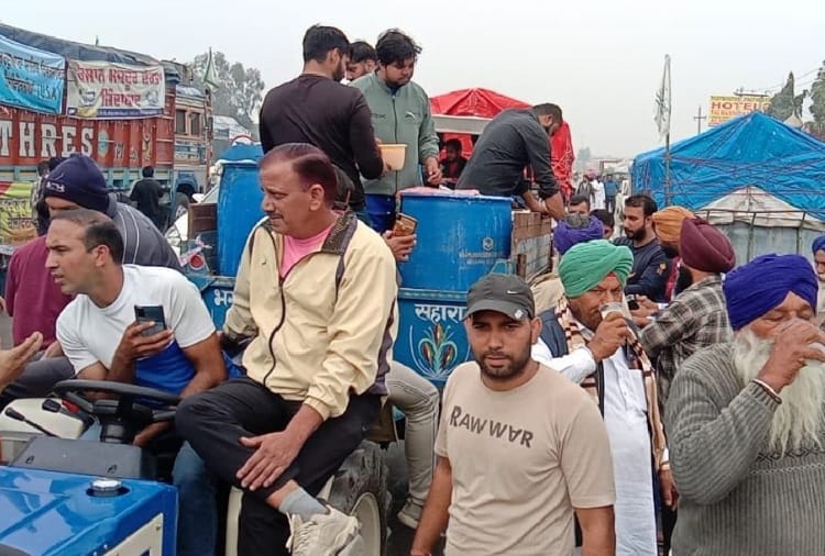 Farmers protesting in Sonipat set daily routine, see pics