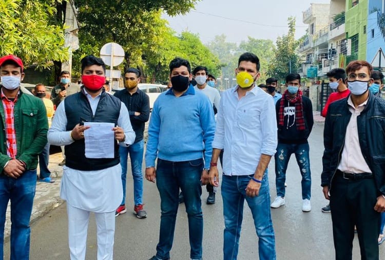 Protest against poor health services in panchkula