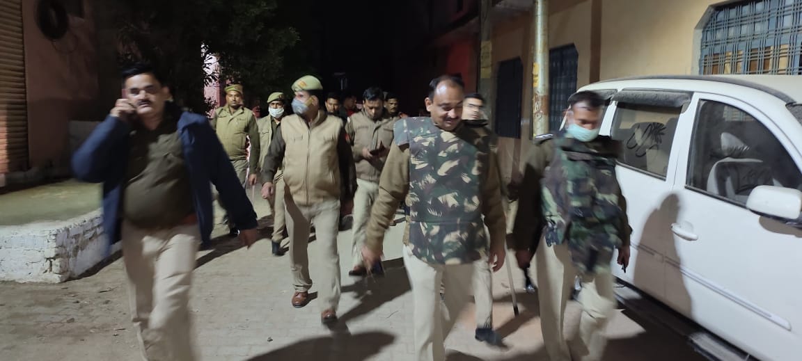 Retired fouji fire to police man