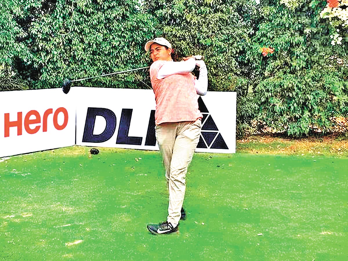 Amandeep Dral wins Woman Golf Tour -2020 Trophy