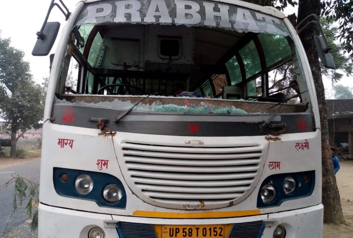 Stoned planting on Barati bus over controversy of dancing in orchestra