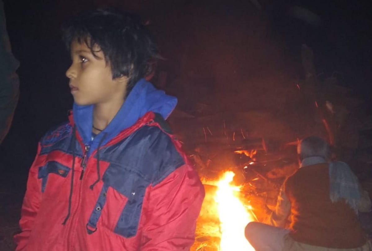 Six year old daughter cremated mother in sant kabir nagar