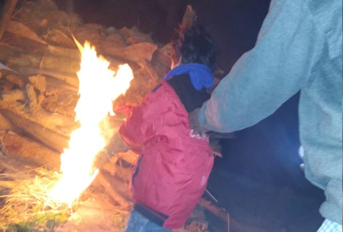 Six year old daughter cremated mother in sant kabir nagar