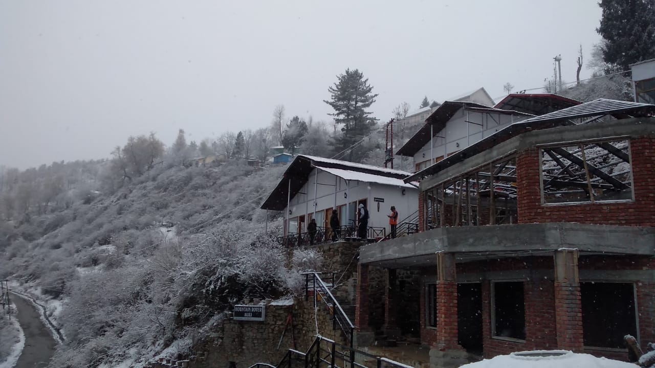 Weather Forecast Today Update in Uttarakhand News: snowfall in uttarakhand beautiful photos