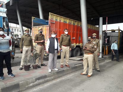 kisan andolan: Sonbhadra Both toll plazas transformed into a cantonment security in public places increased