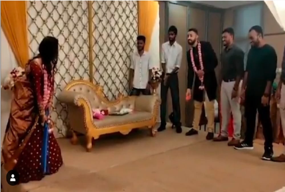 KKR spinner Varun Chakaravarthy ties the knot with girlfriend Neha Khedekar, see video