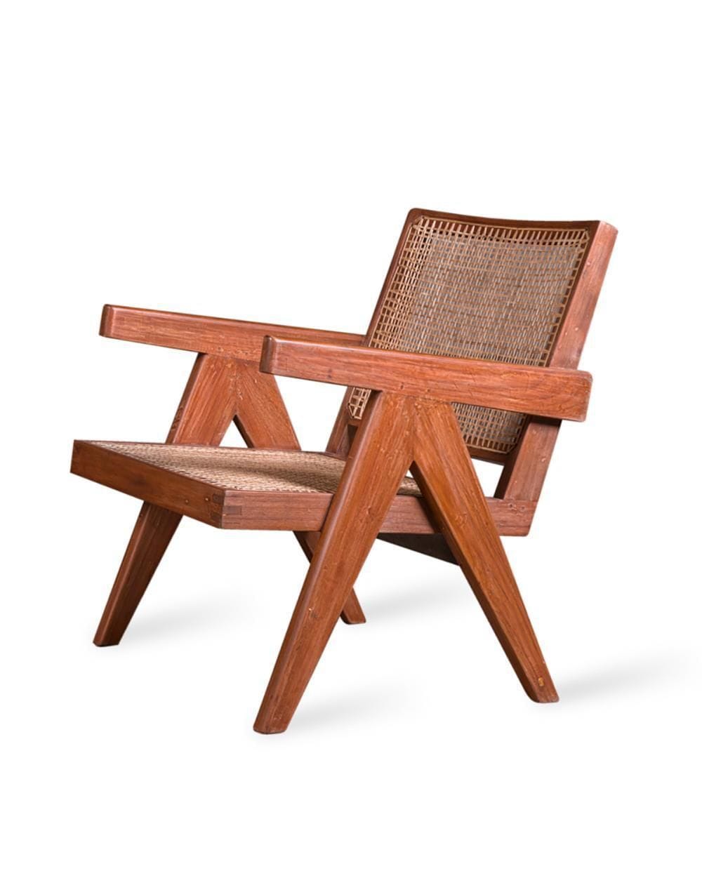 Heritage chair auctioned in France for Rs 5.36 lacs