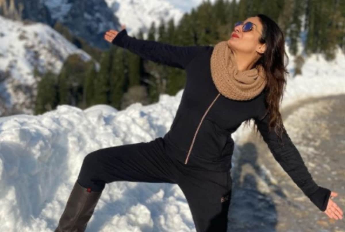 Raveena tandon enjoying snowfall like shah rukh khan in himachal