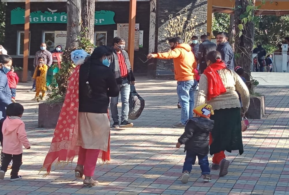 Dehradun News: Tourist Huge Crowd in Dehradun Zoo first time after Lockdown during Coronavirus