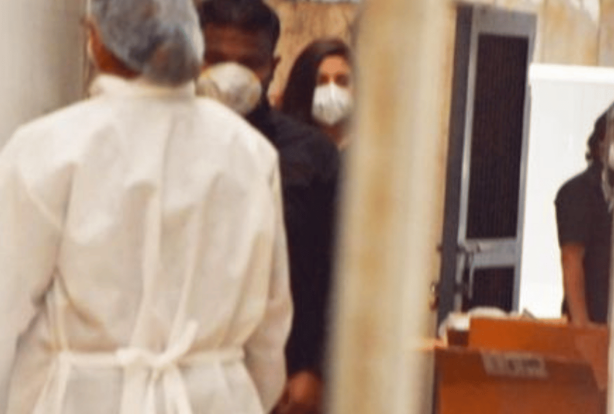 Anushka Sharma on Saturday was spotted at a clinic in Mumbai