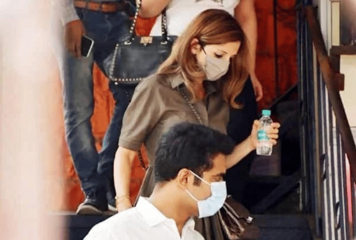 Sussanne Khan supports IAS turned actor Abhishek Singh trust World Of Wardi and will revamp Bandra Police Station