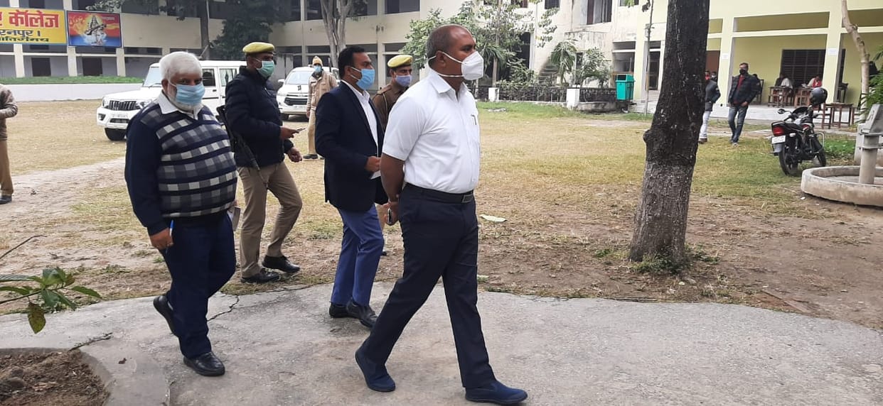 Mandalayukta inspects voter list revision campaign