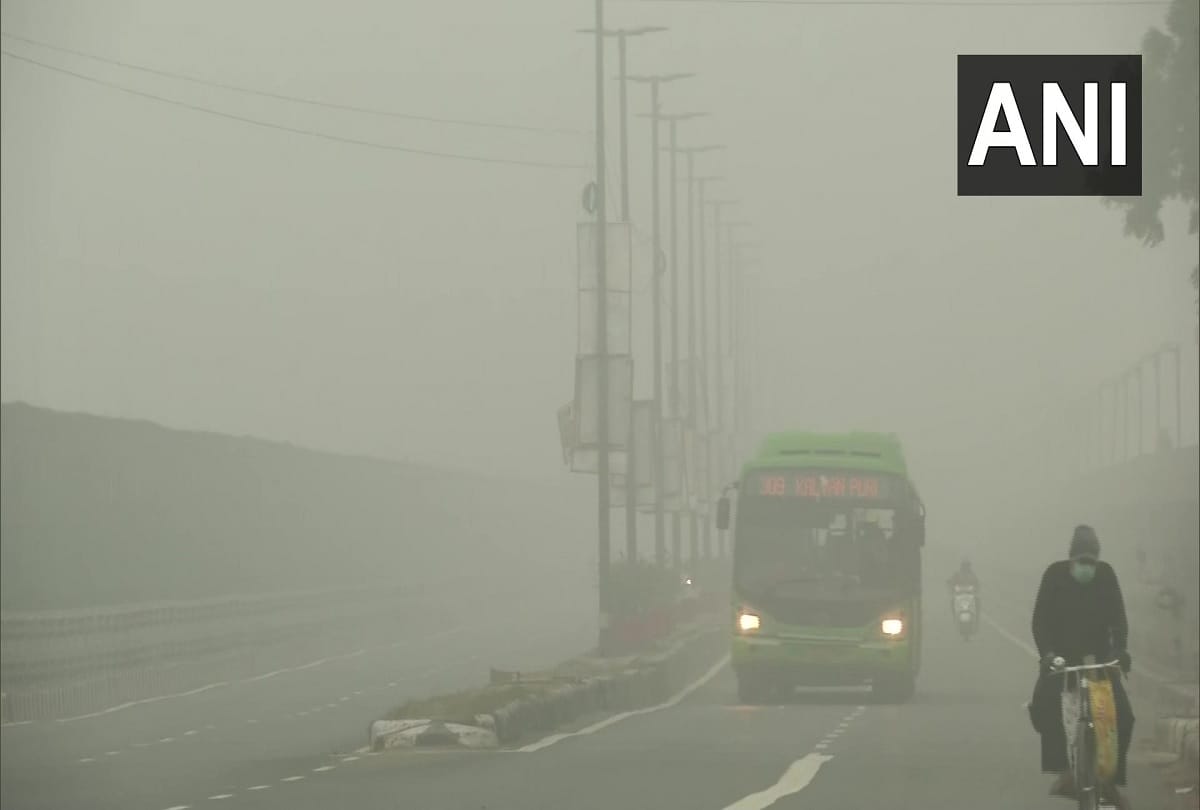 Delhi NCR weather updates AQI reaches dangerous level even after rainfall