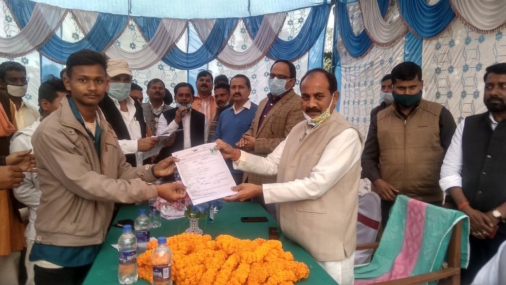 Cabinet Minister Dara Singh gets youth filled up