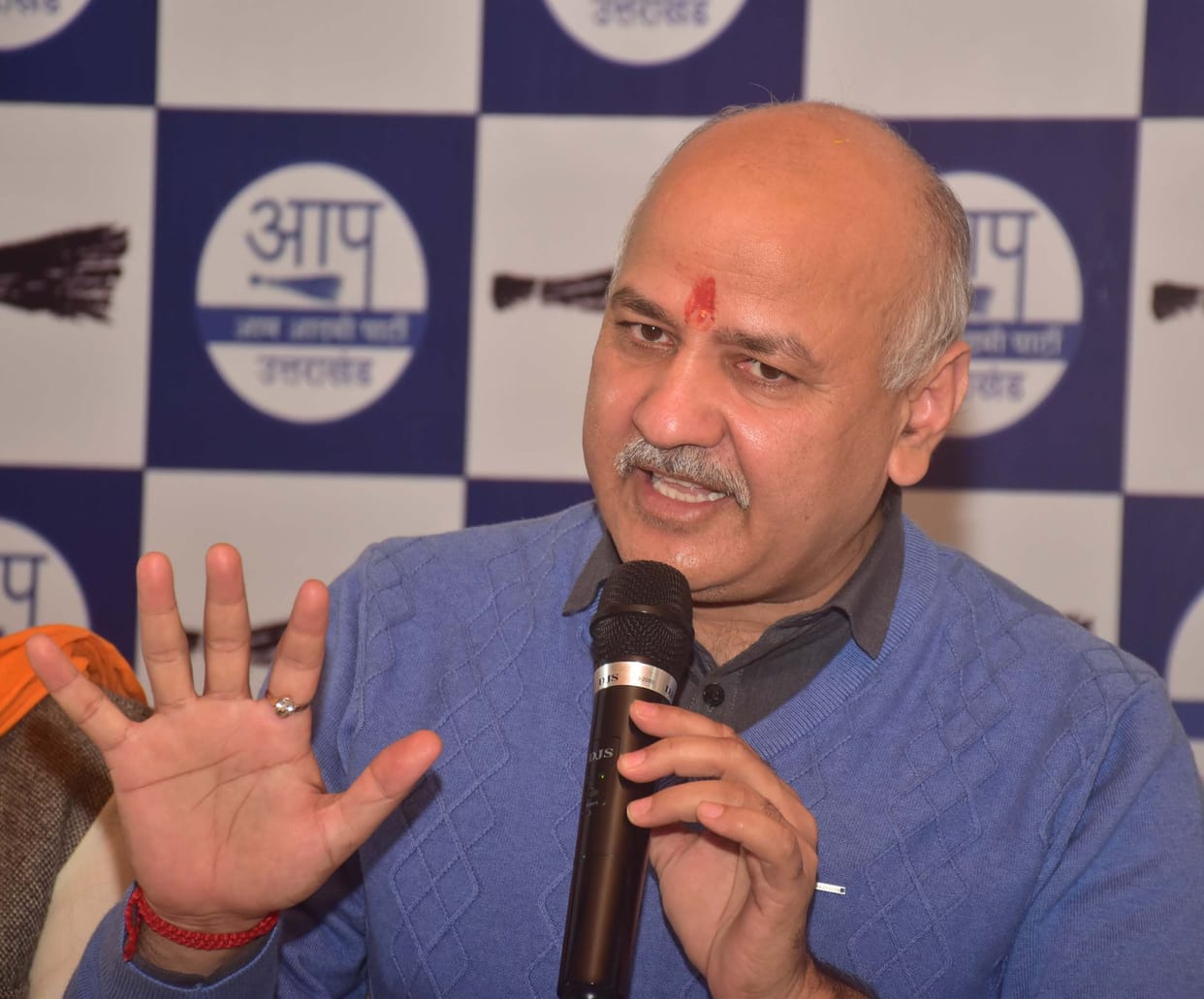 If people get rid of stingwalls, people will benefit: Sisodia