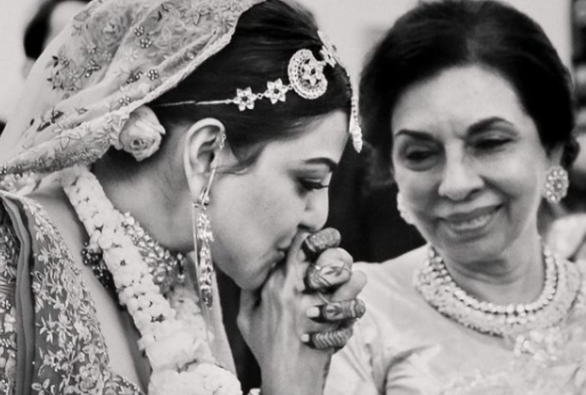 kajal aggarwal shares a beautiful birthday note to her mother and shares unseen photographs from her wedding