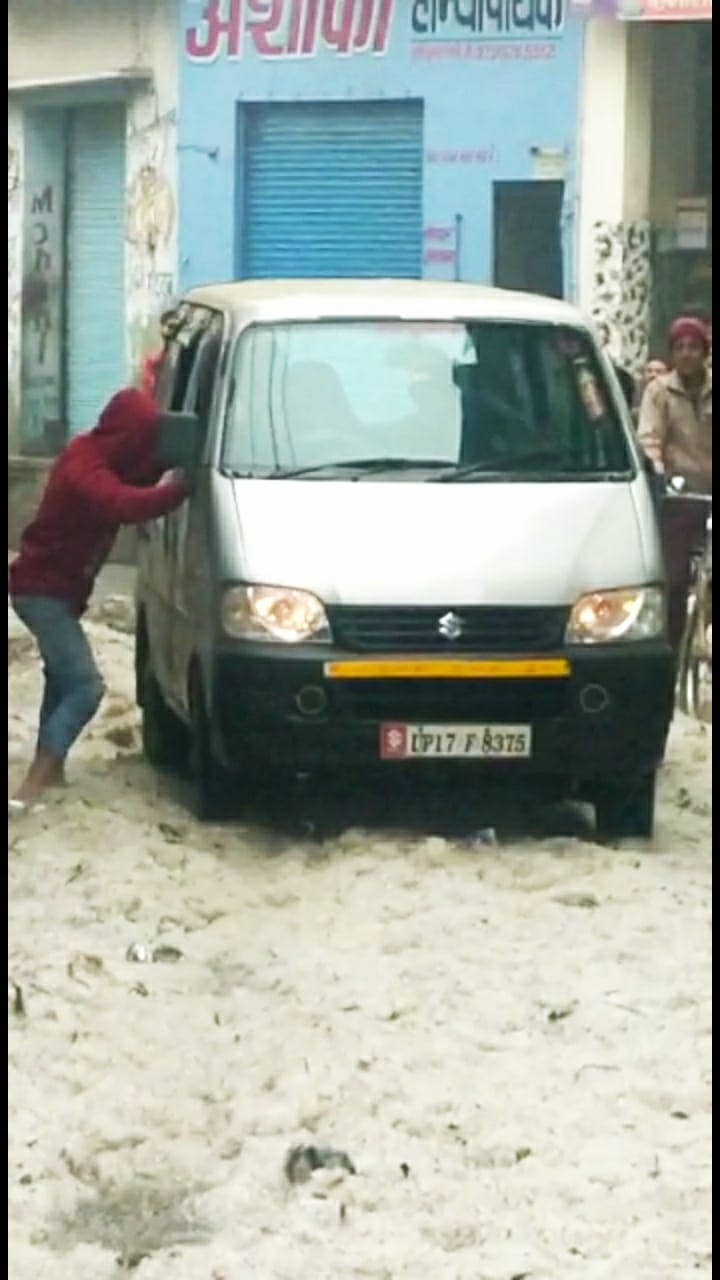 Hail showers in Sisauli with rain