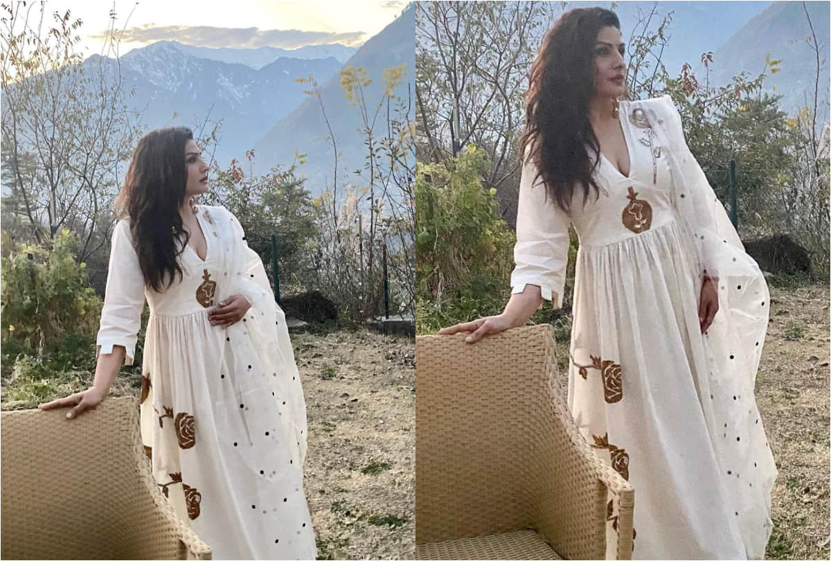 raveena tandon look stunning in black floral skirt with tassel crop top