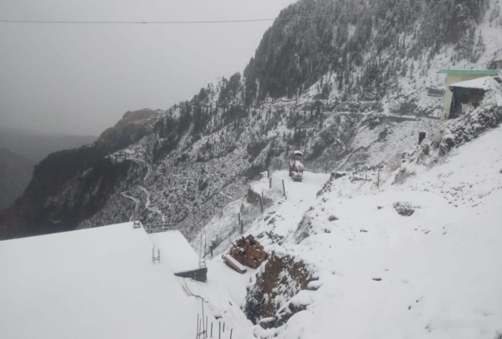 Weather Forecast of Uttarakhand news: Snowfall Expected on New Year 2021 on Hilly Area