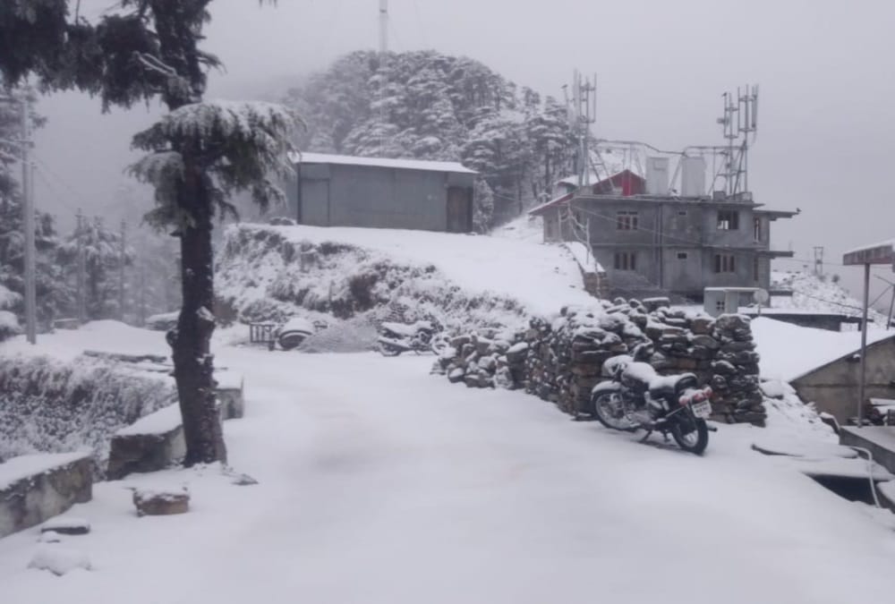 Weather Forecast Today Update in Uttarakhand News: Snow Covered Hill Station Chakrata Beautiful Visuals