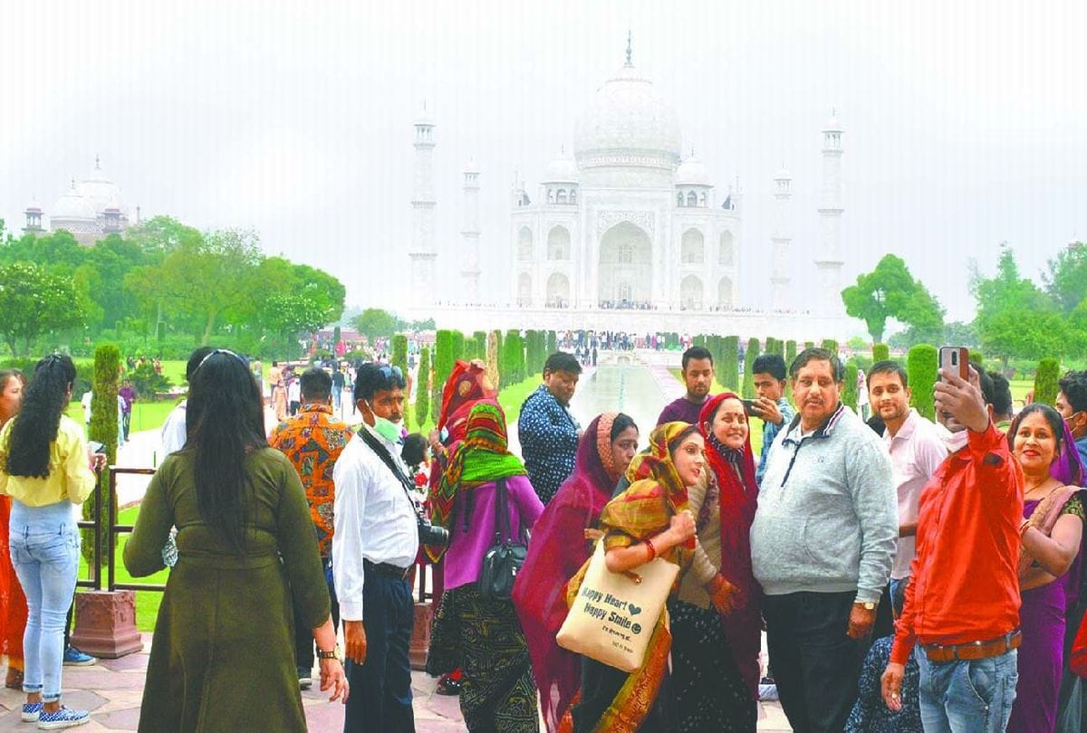 Taj Mahal Online Tickets Sold In Black On Weekend In Agra