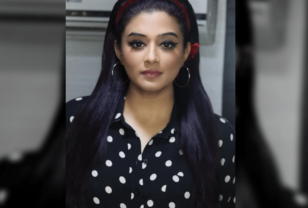 Meet Vidya Balan Sister And Cousin Priyamani popular actress in south film industry