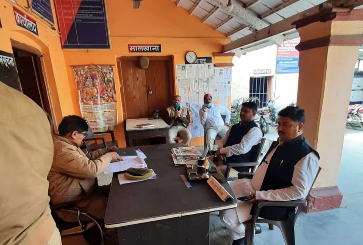 Police arrested SP and Congress leaders in preparation for demonstration for Kisan agitation in gorakhpur