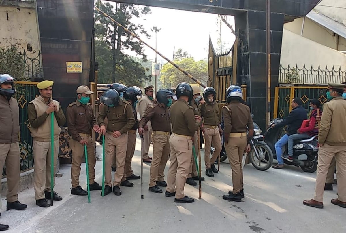 Police arrested SP and Congress leaders in preparation for demonstration for Kisan agitation in gorakhpur