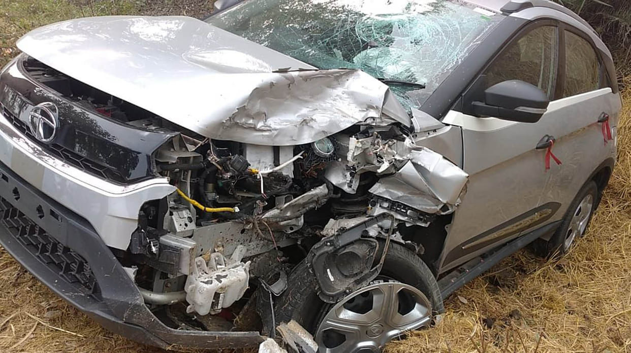 Bolero-car collides, 7 injured