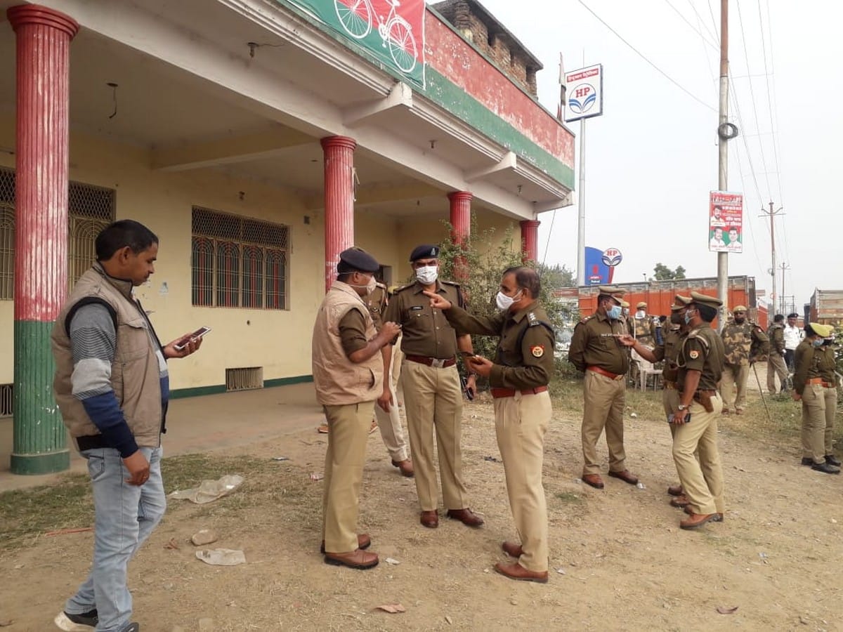 Collectorate and toll plaza police in Sonbhadra transformed into cantonment house arrest leader