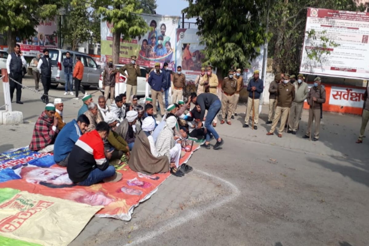 Farmer Protest: many arrested including SP leader Atul Pradhan in Meerut, farmers in Bijnor broke barricading