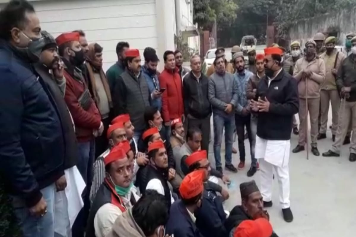 Farmer Protest: many arrested including SP leader Atul Pradhan in Meerut, farmers in Bijnor broke barricading