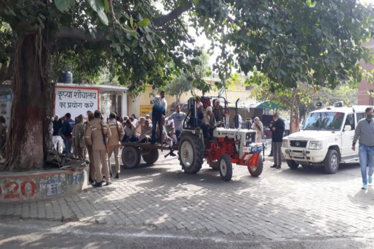 Farmer Protest: many arrested including SP leader Atul Pradhan in Meerut, farmers in Bijnor broke barricading