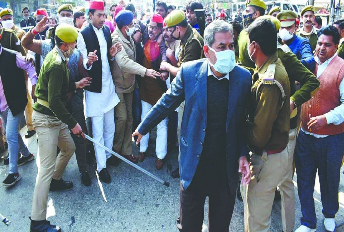 Kisan Andolan Latest News in Hindi: samajwadi party leaders arrested in mainpuri