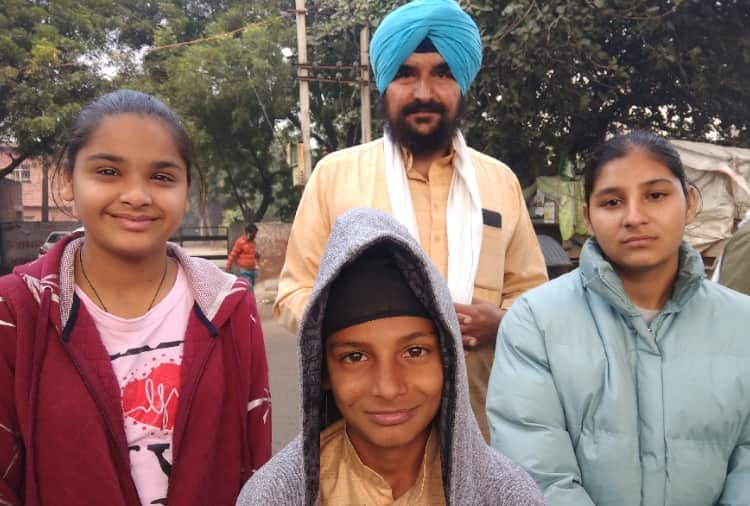 Kisan Andolan : Women-children active in protest