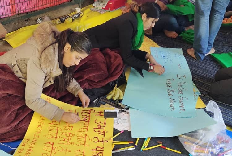 Kisan Andolan : Women-children active in protest