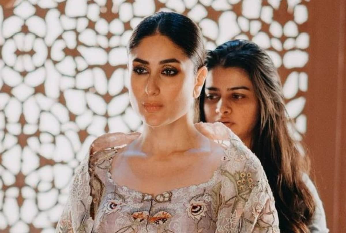 janhvi kapoor and kareena kapoor gorgeous look in beautiful lehenga