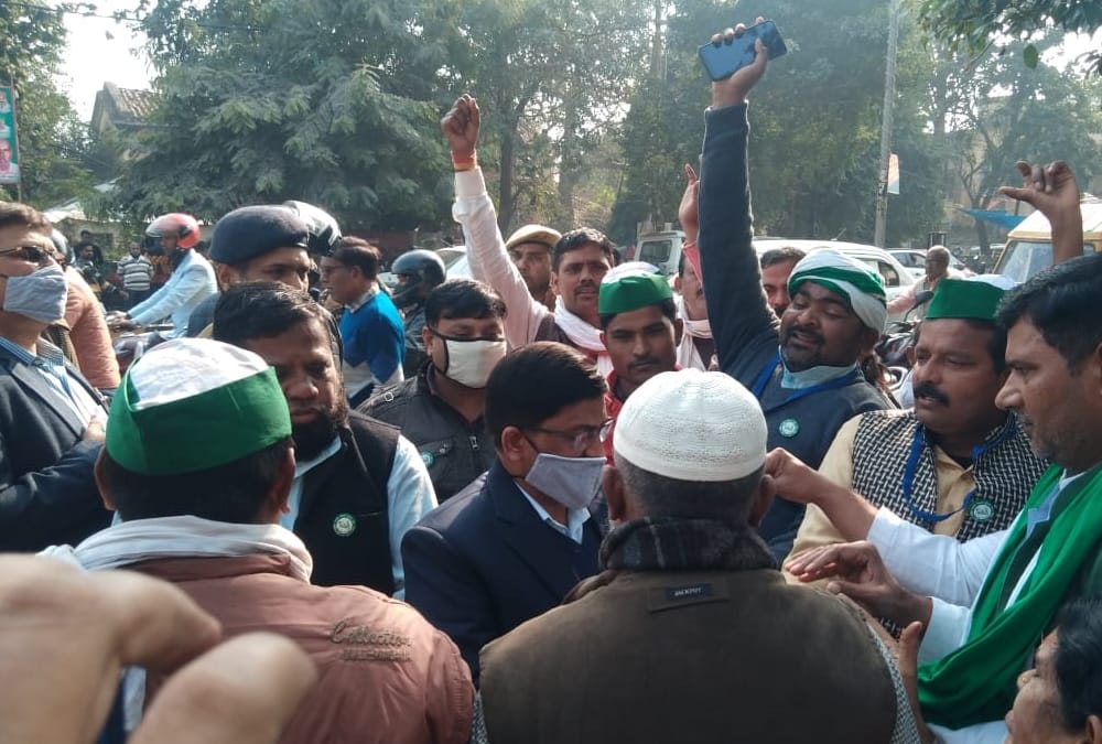 Samajwadi Party protest against in district headquarters in Uttar Pradesh.