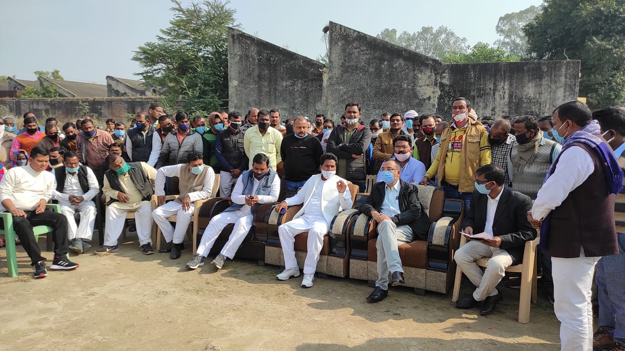 safaikarmi reach to sadar mla camp office