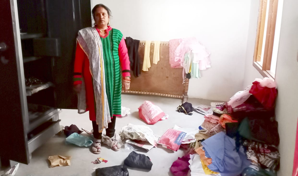 Millions stolen after breaking lock of teacher's house