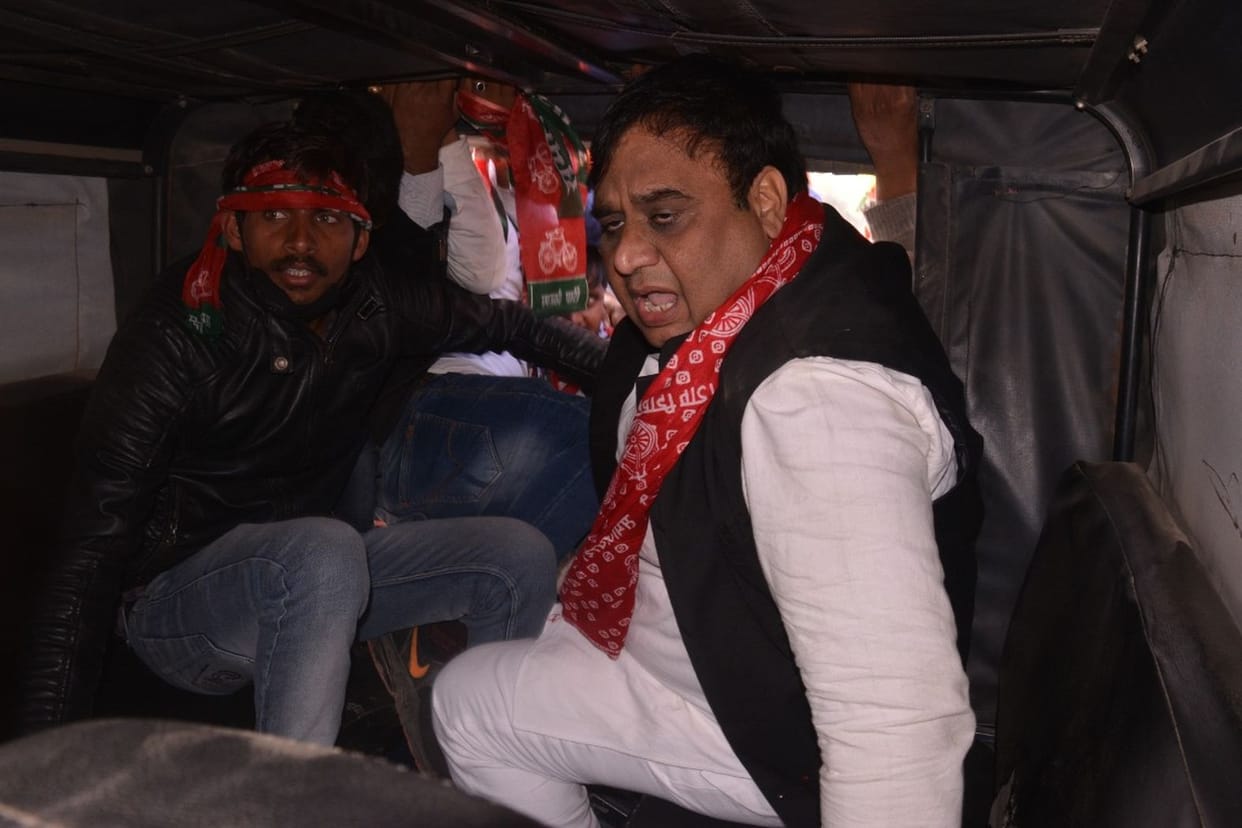 Farmers thunder in protest against agricultural laws, fired out