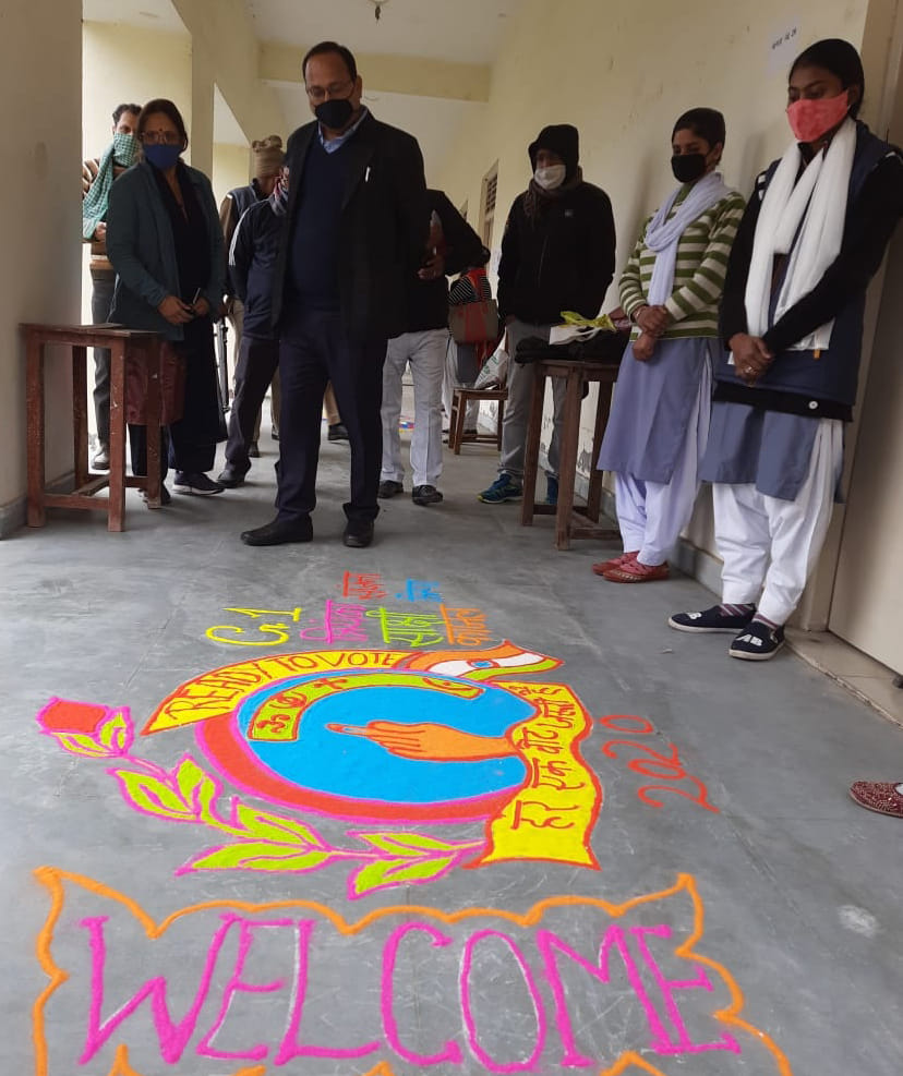 Rashmi's group first in Rangoli competition