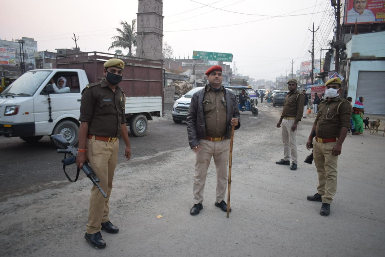 SP on the highway due to farmer agitation, SP leaders closed in homes