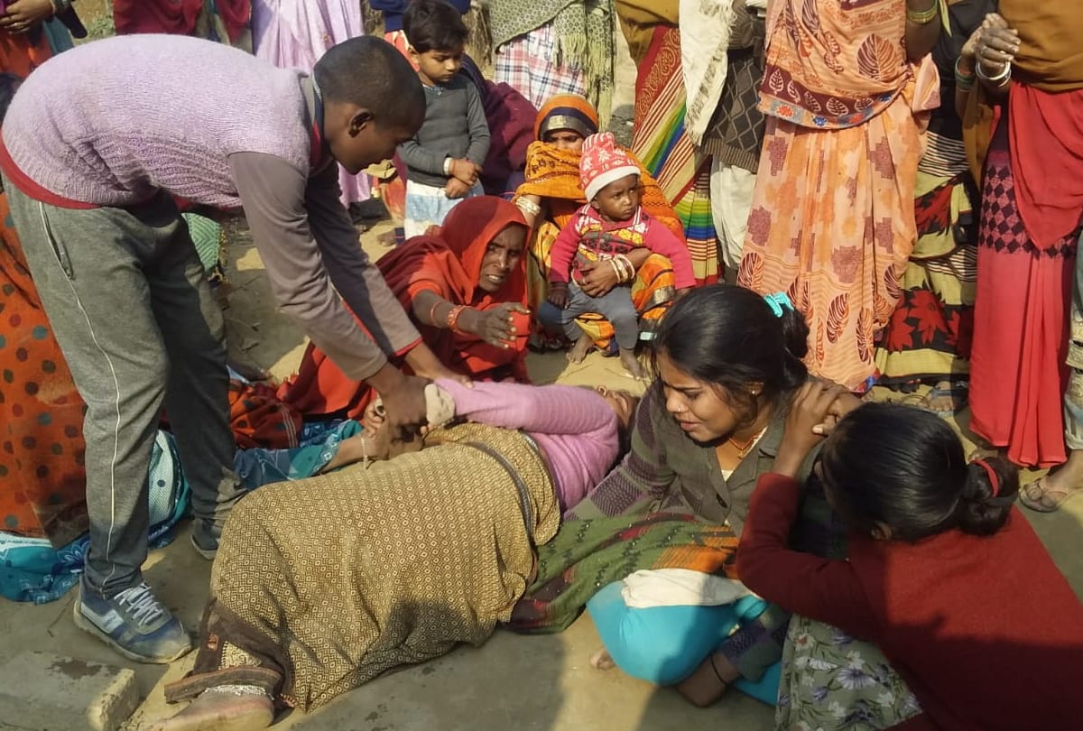 story of minor boy dead body of missing found in Rohin river maharajganj