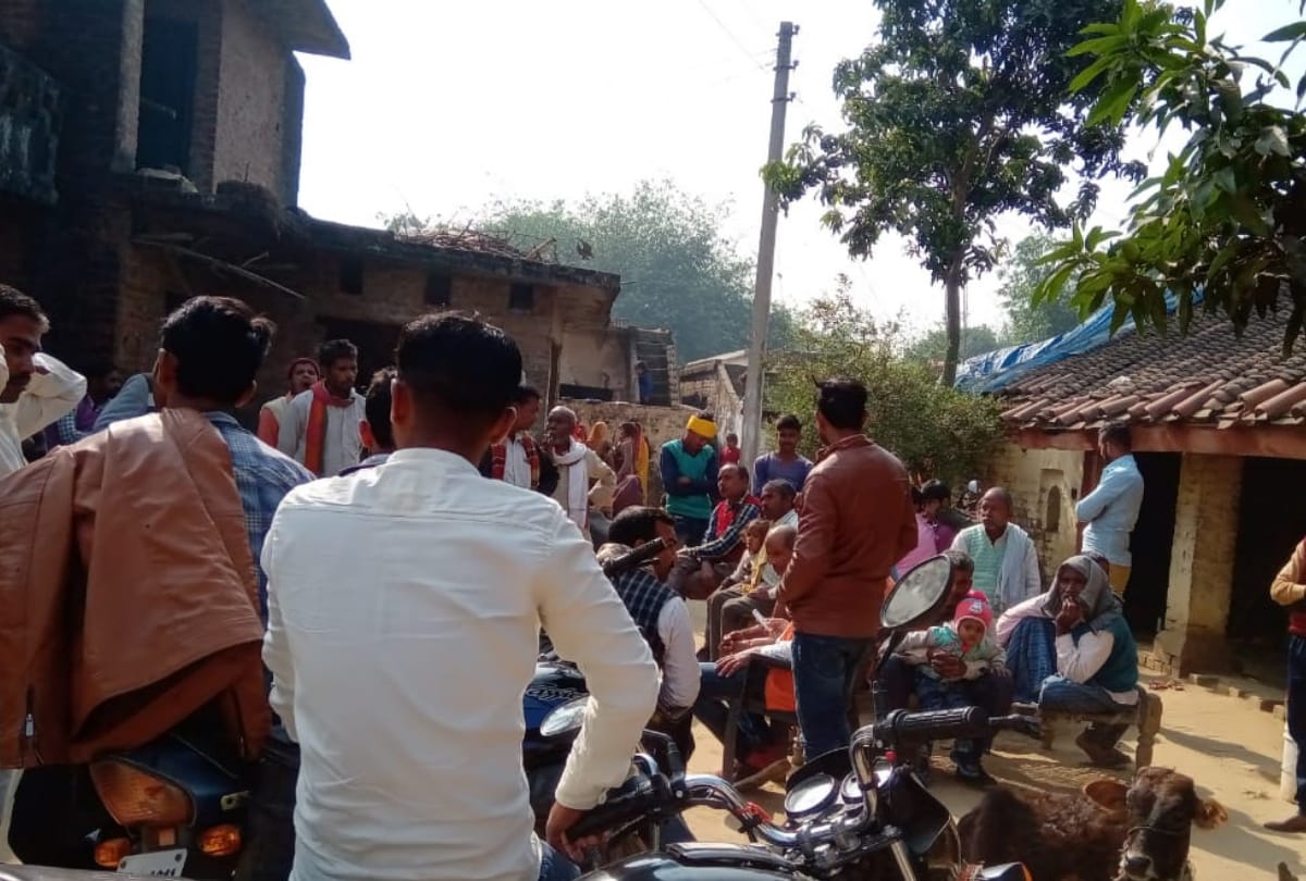 story of minor boy dead body of missing found in Rohin river maharajganj