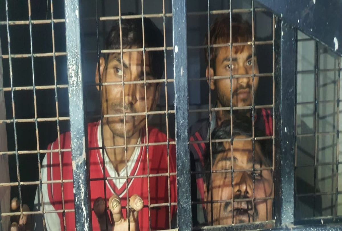 Attack On Mathura Police Prv Team Pistol Loot