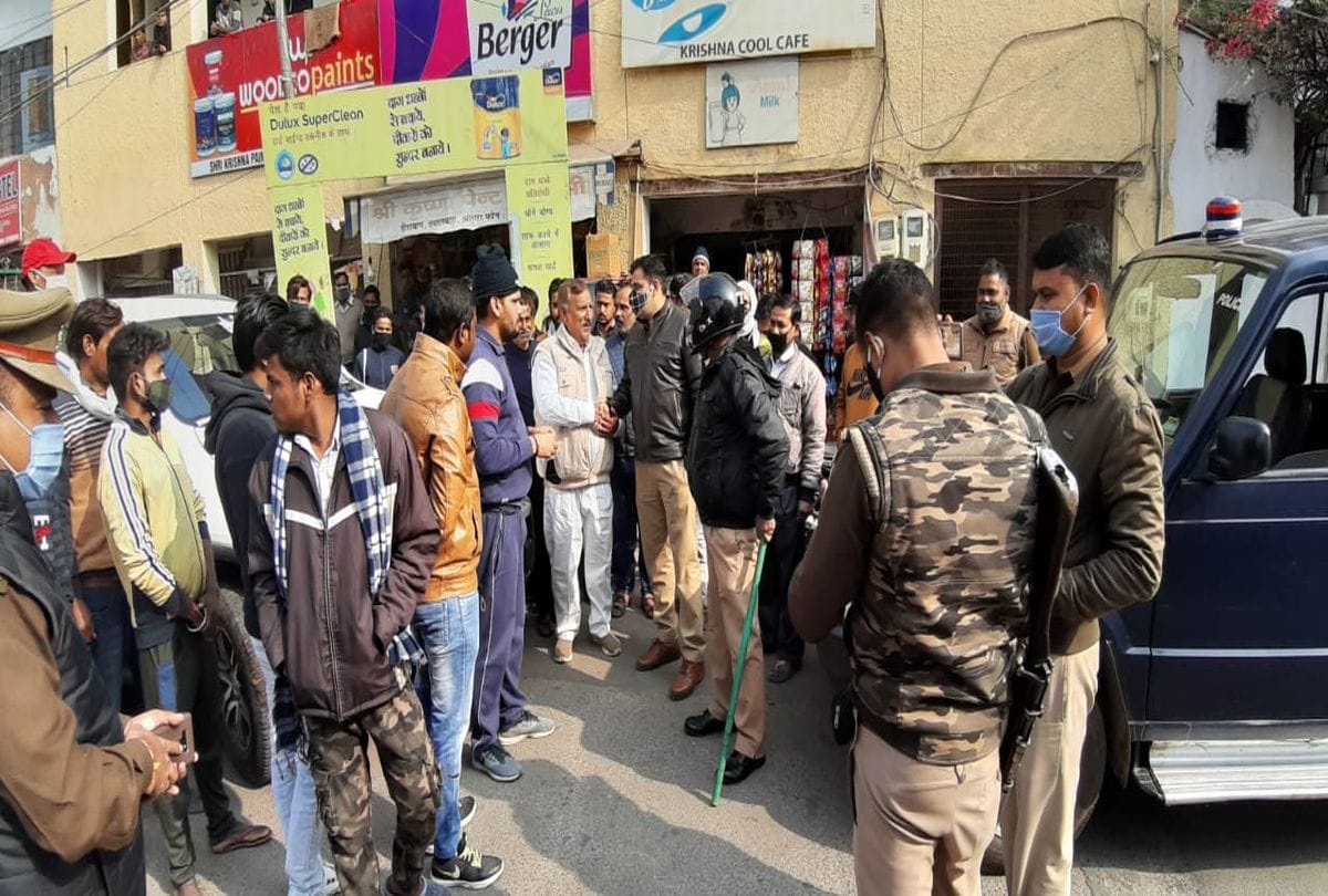 Farmers Protest: Firozabad Police Arrests Samajwadi Party Leaders During Protest At Dabrai