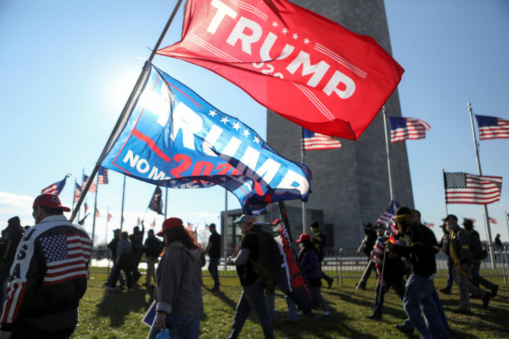 Trump supporters created a ruckus and try to enter in Capitol Hill building
